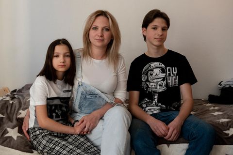 Ekaterina mit Tochter Kira und Sohn Danylo