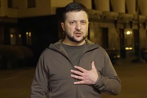 Einen Monat nach Kriegsbeginn: Selenskyj ruft zu weltweiten Protesten auf: "Es bricht mir das Herz ... kommt im Namen des Friedens"