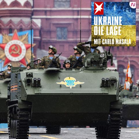 Russische Panzer auf dem Roten Platz in Moskau