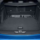 Die beiden vorderen Kofferraumfächer können vom Innenraum heraus erreicht werden