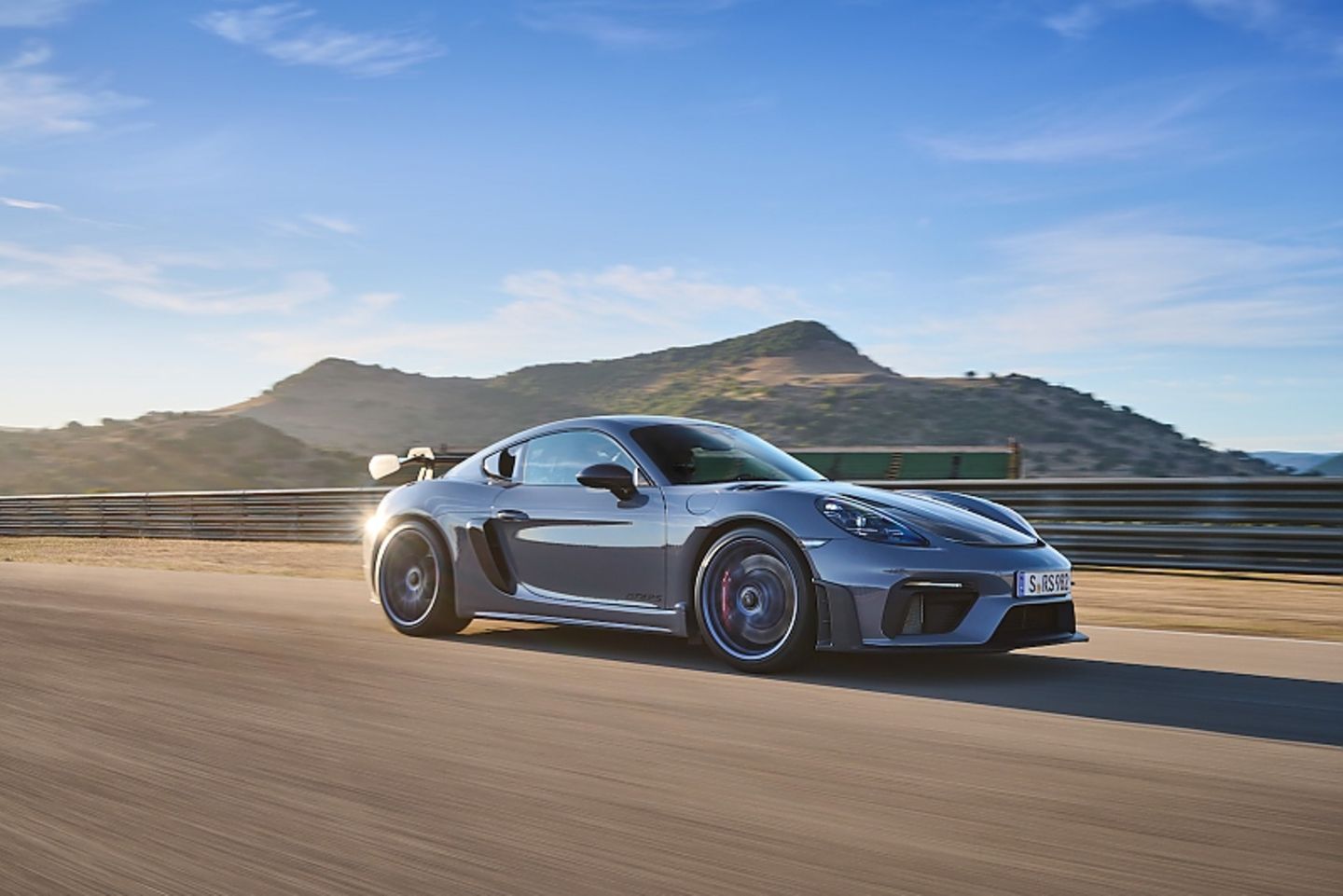 Porsche 718 Cayman GT4 RS