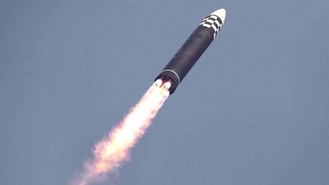 Aufrüstung: Sarmat RS-28 – Putin lässt die mächtigste Interkontinentalrakete der Welt testen
