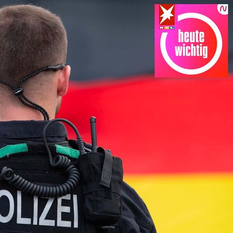 Polizist bei Pegida-Demonstration