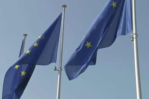 Video: EU-Institutionen einigen sich auf schärfere Regeln für Google & Co