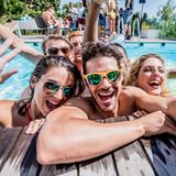 Von wegen "Silent"-Disco  "Für die Gäste, die sich neben der Musik auch noch unterhalten möchten, leider gar nicht geeignet, denn man hört nur mitgrölende Gäste, die dann nicht immer die Töne treffen", schreibt Urlauber Hans-Georg. 