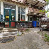 2005 checkten hier die letzten Gäste ein. Die Stiftung "Paradiesbau auf Erden" übernahm nach dem Tod des letzten Eigentümers die Verantwortung für die Immobilie.