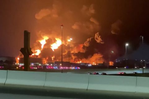 Video: Huthi-Rebellen greifen Öl-Anlagen in Saudi-Arabien an
