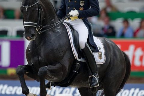 Totilas mit dem deutschen Dressurreiter Matthias Alexander Rath im Jahr 2011