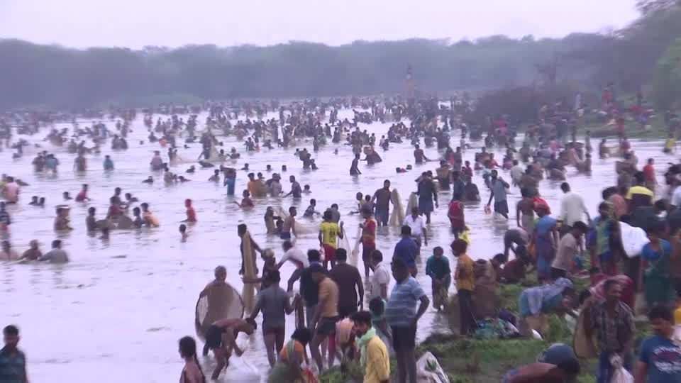 Video: Jahrhundertealtes Angler-Fest mit großer Beteiligung
