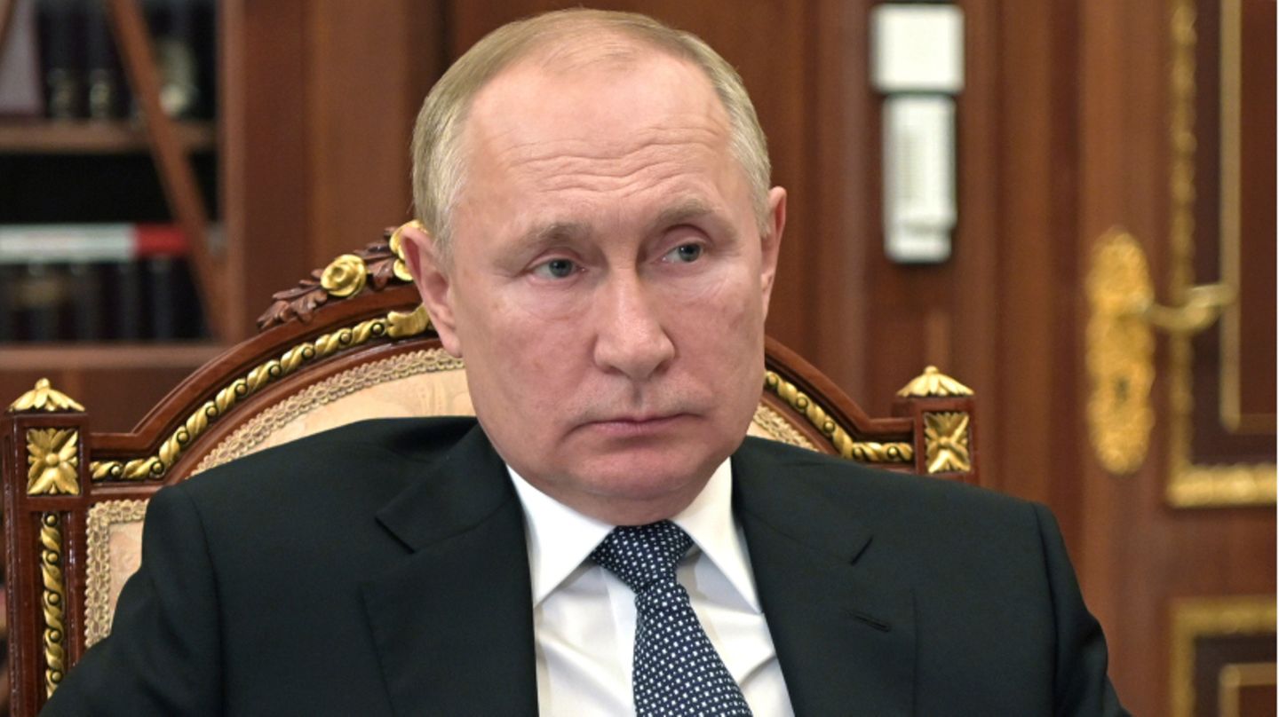 23. März: Berlin will der Ukraine weitere Flugabwehr-Systeme und Panzerfäuste liefern. Für Gaslieferungen aus Russland sollen Kunden in der EU nach dem Willen des russischen Präsidenten Wladimir Putin (Foto) künftig in Rubel zahlen.