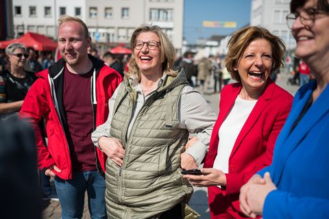 Saarland: Anke Rehlinger (2.v.l), SPD Spitzenkandidatin für die Landtagswahl im Saarland