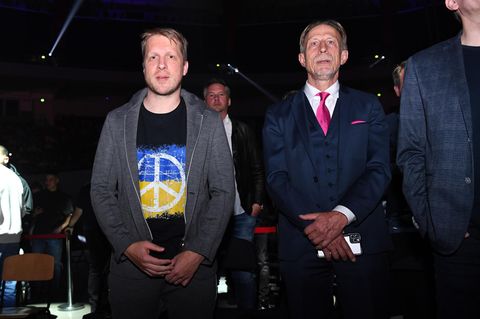 Oliver Pocher neben Christoph Daum beim Box-Kampf von Felix Sturm