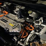 Der Elektromotor des Frontgetriebenen Nissan Ariya