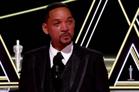 Emotionale Preisvergabe: Oscars: Will Smith "rächt" seine Frau – und bricht bei Dankesrede in Tränen aus