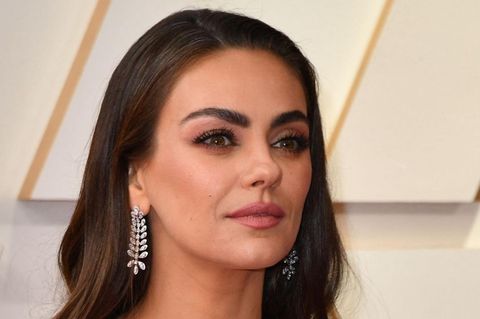 Schweigeminute bei Oscars 2022: Mila Kunis hält bewegende Rede zum Ukraine-Konflikt