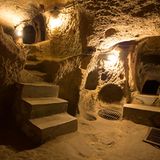 ..andere Treppen sind direkt in den Stein gehauen.