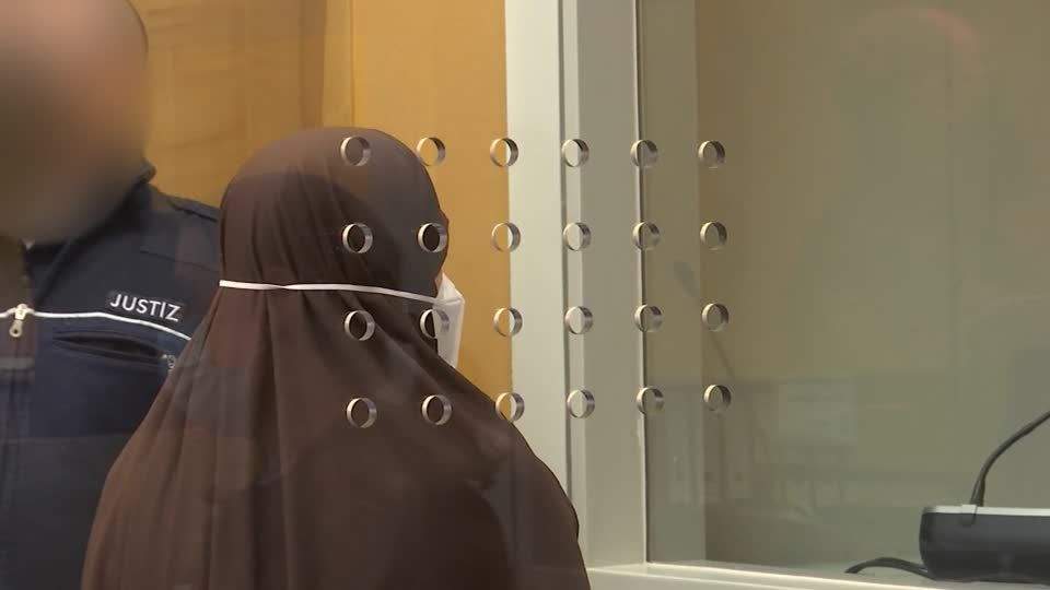 Video: Prozess gegen IS-Rückkehrerin Video: Prozess gegen IS-Rückkehrerin