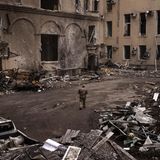 Zerstörte Wohnhäuser in Charkiw