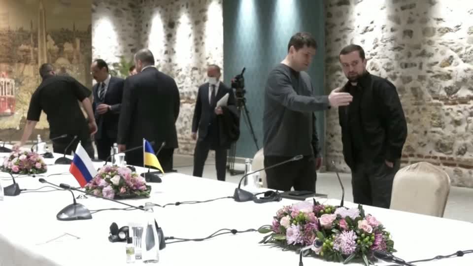 Video: Ukraine bietet Russland Neutralität gegen Sicherheitsgarantien an Video: Ukraine bietet Russland Neutralität gegen Sicherheitsgarantien an