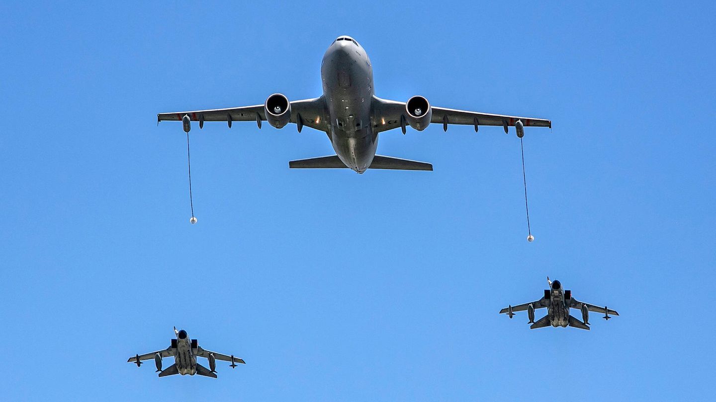 Airbus A310 Multi-Role Transport Tanker Airbus A310 Multi-Role Transport Tanker