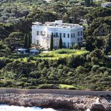 Die weiße Villa von Roman Abramowitsch am Cap d'Antibes in Südfrankreich