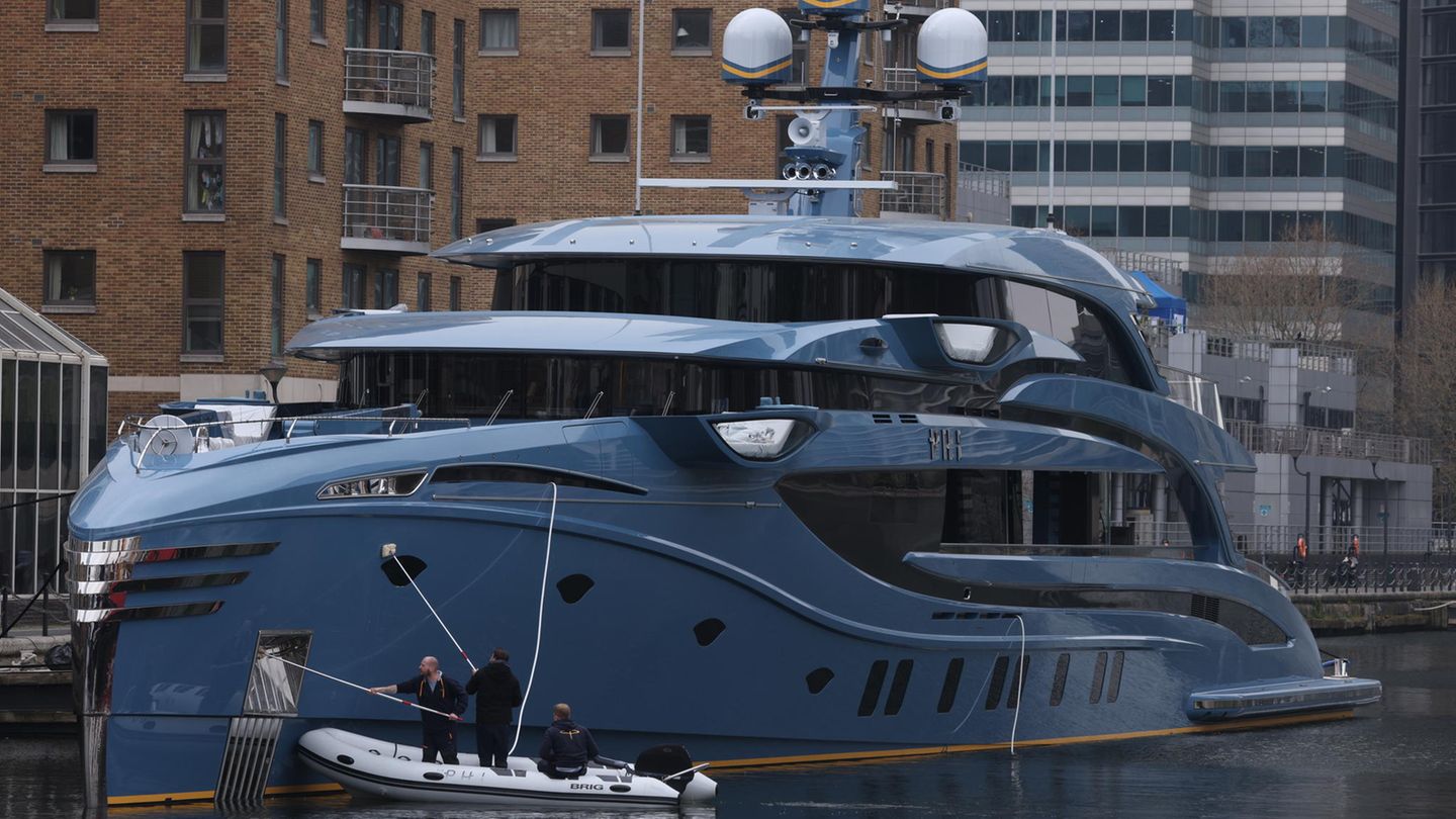 Yacht "Phi" von Witalij Wasiljewitsch Kotschetkow