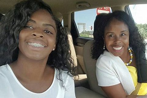 Als Säugling in Florida entführt: Kamiyah Mobley (l.) macht ein Selfie mit Gloria Williams