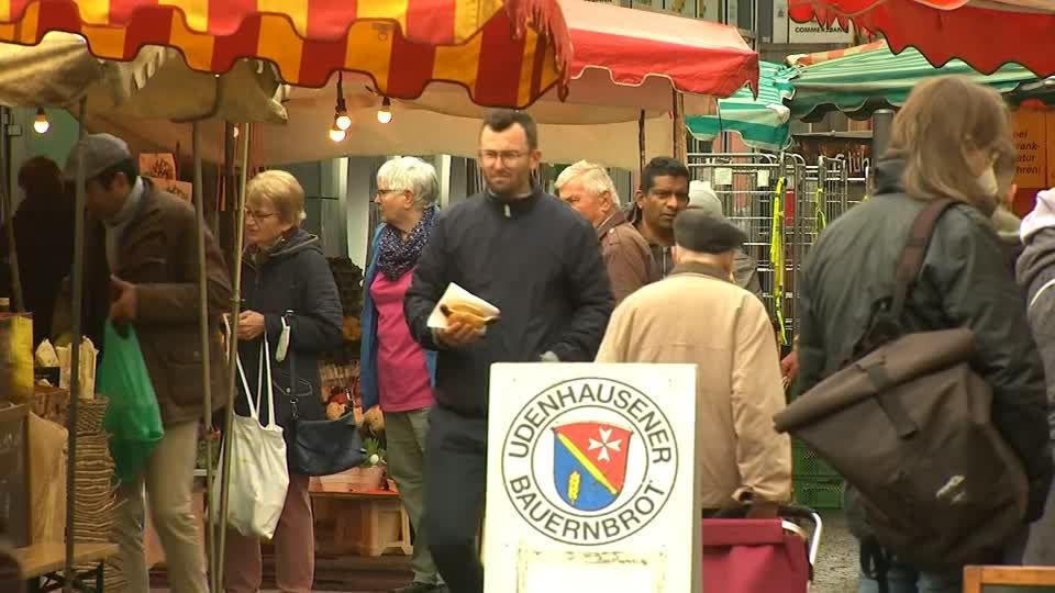 Video: Passanten in Frankfurt kaum besorgt über Gas-Frühwarnstufe