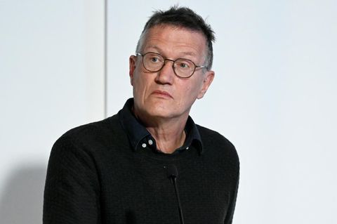 Anders Tegnell auf einem Podium