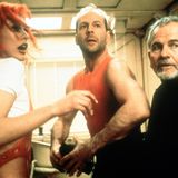 Auch mit diesem Film landete Bruce Willis einen Volltreffer: In Luke Bessons Sci-Fi-Abenteuer "Das fünfte Element" musste Willis 1997 zusammen mit Milla Jovovich die Welt retten. Der Streifen wurde ein gigantischer Kassenknüller und gilt bis heute als einer der erfolgreichsten europäischen Filme aller Zeiten