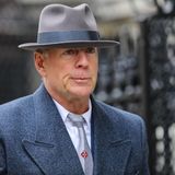 Edward Norton führte 2019 Regie bei der Literaturverfilmung "Motherless Brooklyn" von Jonathan Lethem. In dem Film noir spielt Bruce Willis den Leiter einer Detektivagentur, der einem großen Korruptionsskandal im New York der 50er-Jahre auf die Schliche kommt