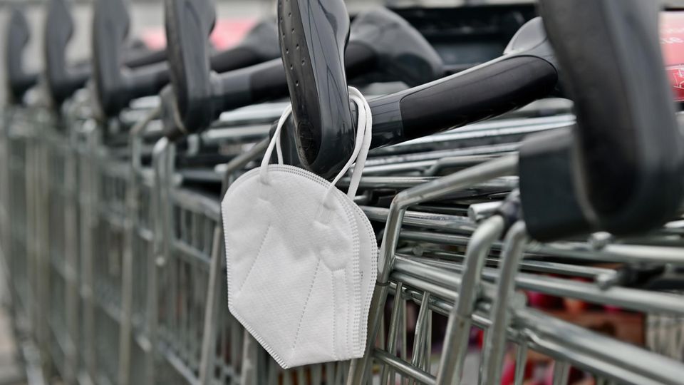 Aldi, Lidl, Edeka & Co. Hier entfällt bald die Maskenpflicht STERN.de
