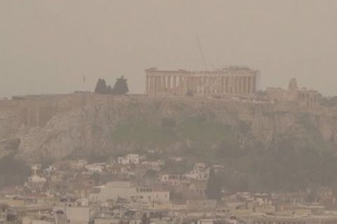 Wetterphänomen in Athen: Sahara-Sand taucht Akropolis in ganz besonderes Licht