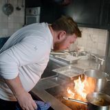 Björn Swanson setzt bei "Kitchen Impossible" die Küche in Brand