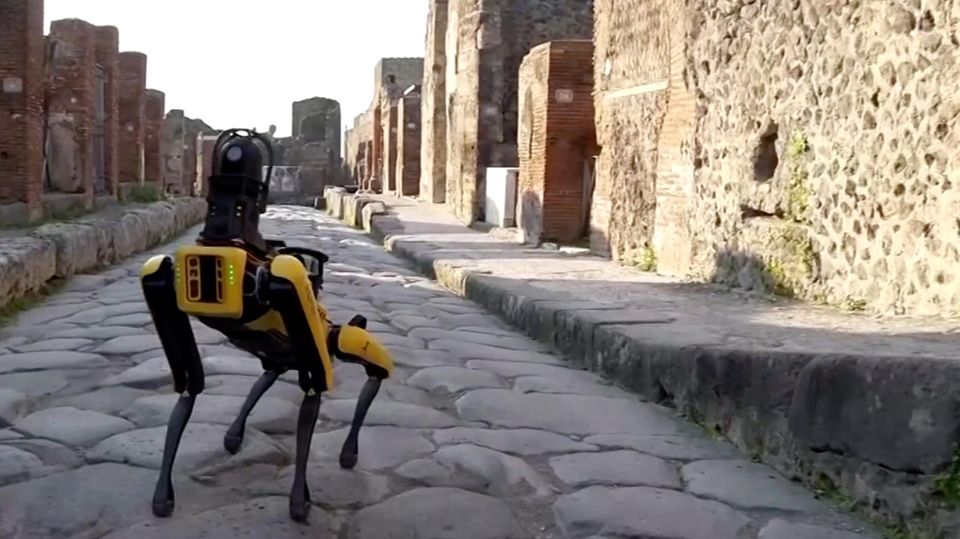 Hightech trifft auf Antike: Roboter-Hund streunt für die Wissenschaft durch Pompeji Hightech trifft auf Antike: Roboter-Hund streunt für die Wissenschaft durch Pompeji
