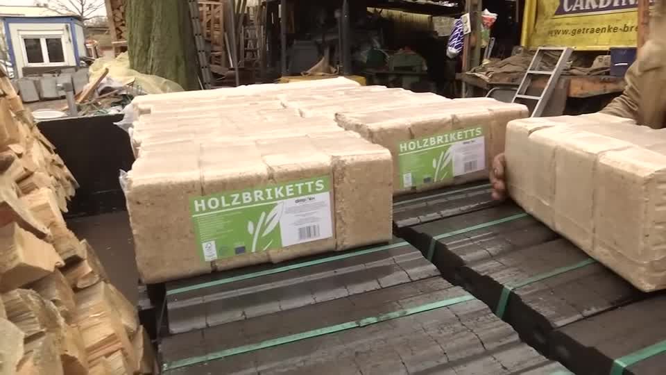 Video: Energiepreise treiben Nachfrage nach Holz und Kohle