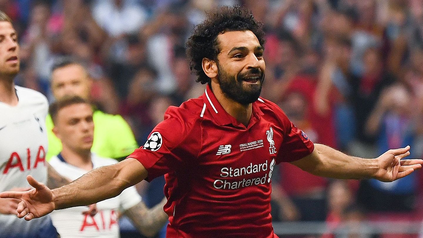 Paris Saint-Germain reportedly interested in Liverpool’s Mohamed Salah as Messi successor
