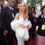 Britney Spears ist im Jahr 2000 als Beste neue Künstlerin nominiert. In ihrem Kleid von Randolph Duke sieht sie aus wie die Popprinzessin, zu der sie werden wird