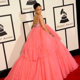 An diesem Kleid scheiden sich 2015 die Geister. Der Tüll-Traum von Giambattista Valli ist auf jeden Fall einzigartig