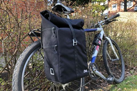 2bag aus DHDL: 2bag als Radtasche an einem MTB befestigt