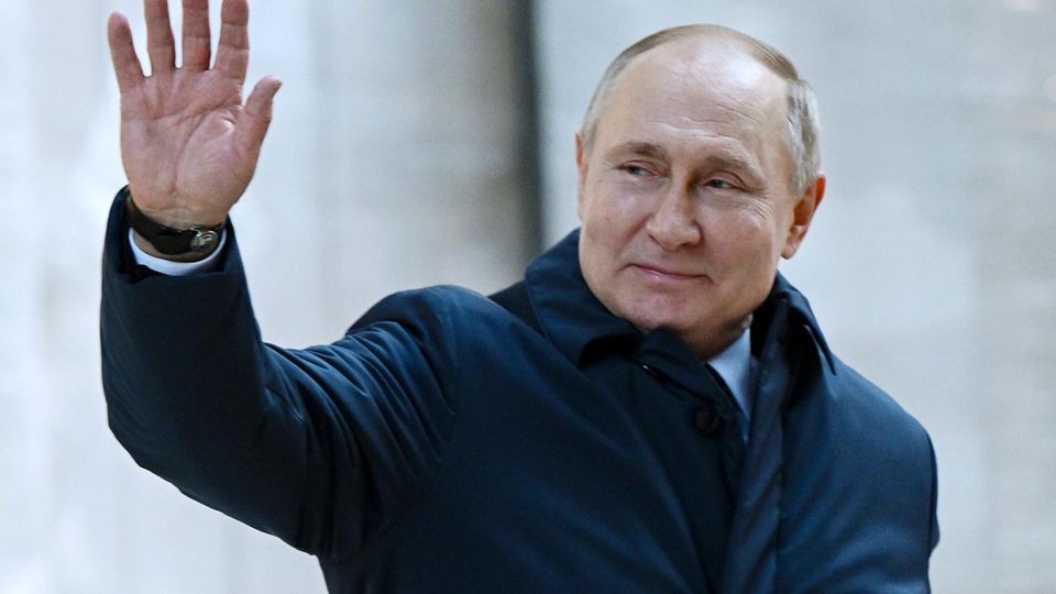 Ukraine-Krieg: Warum Putin die Gespräche mit Selenskiy verweigert (Video) Ukraine-Krieg: Warum Putin die Gespräche mit Selenskiy verweigert (Video)