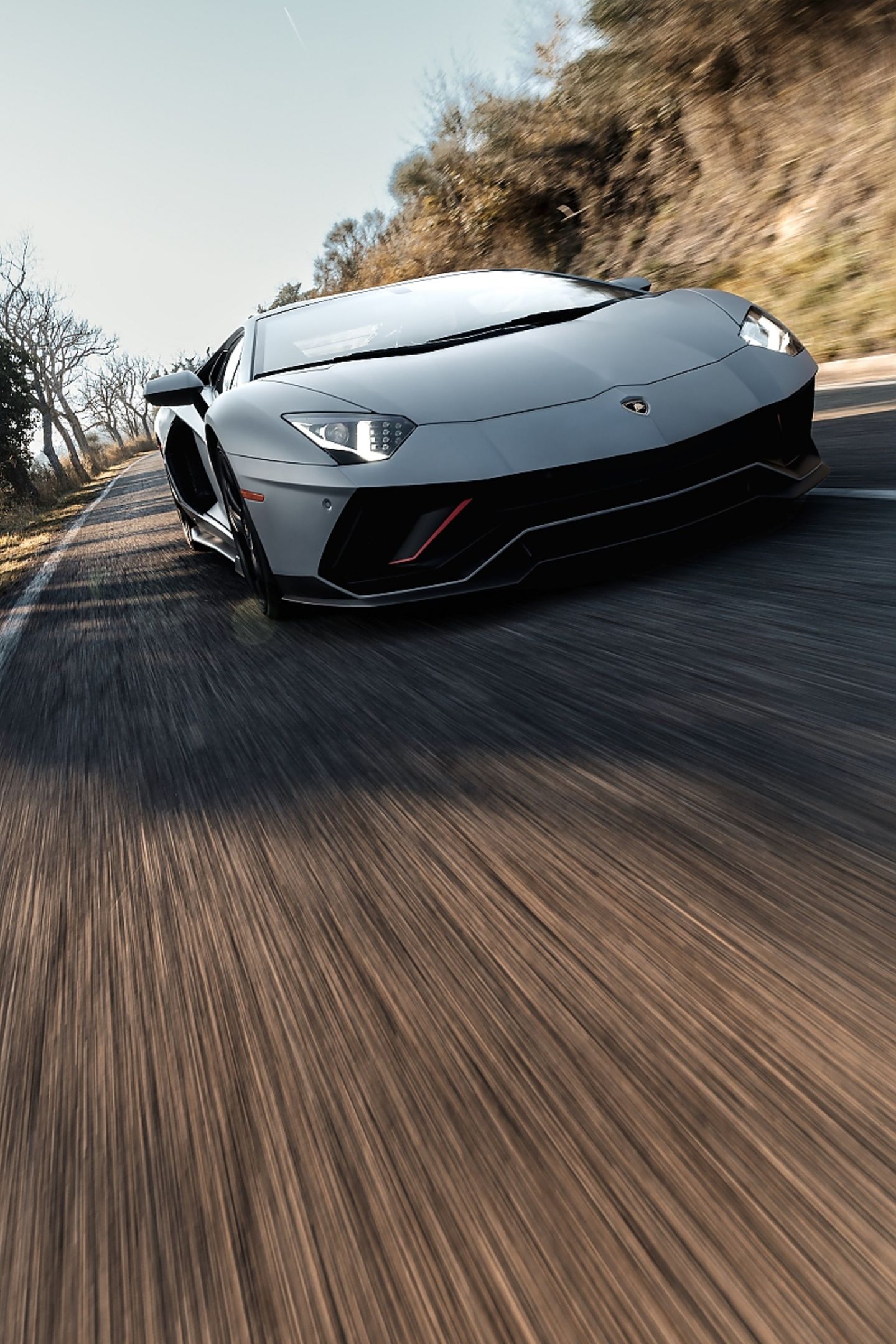 Lamborghini Aventado   der ultimative Stier kommt auf die Straße ...