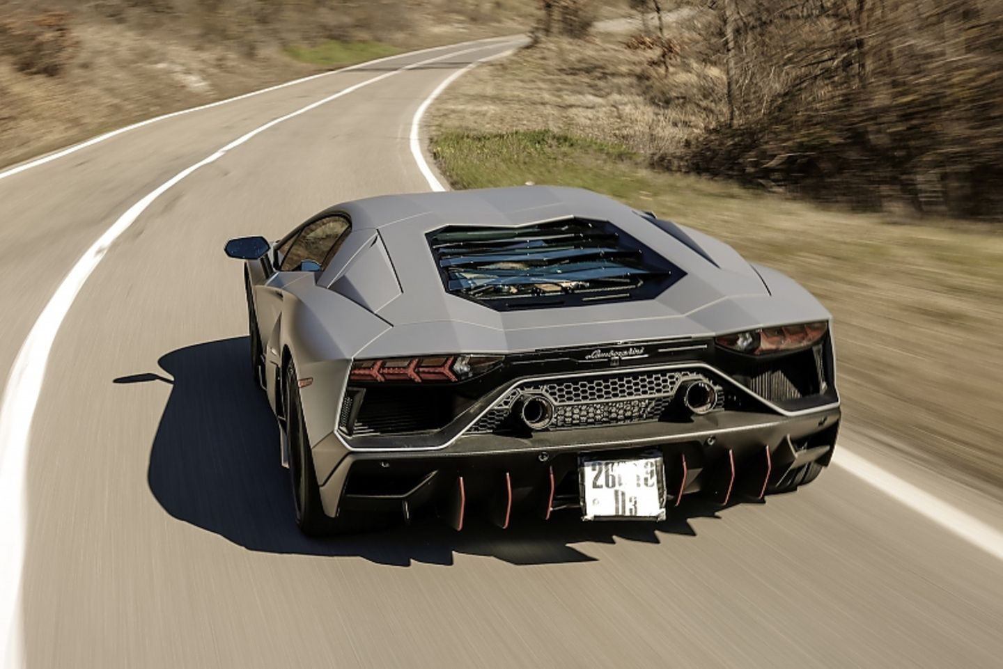 Lamborghini Aventado   der ultimative Stier kommt auf die Straße ...