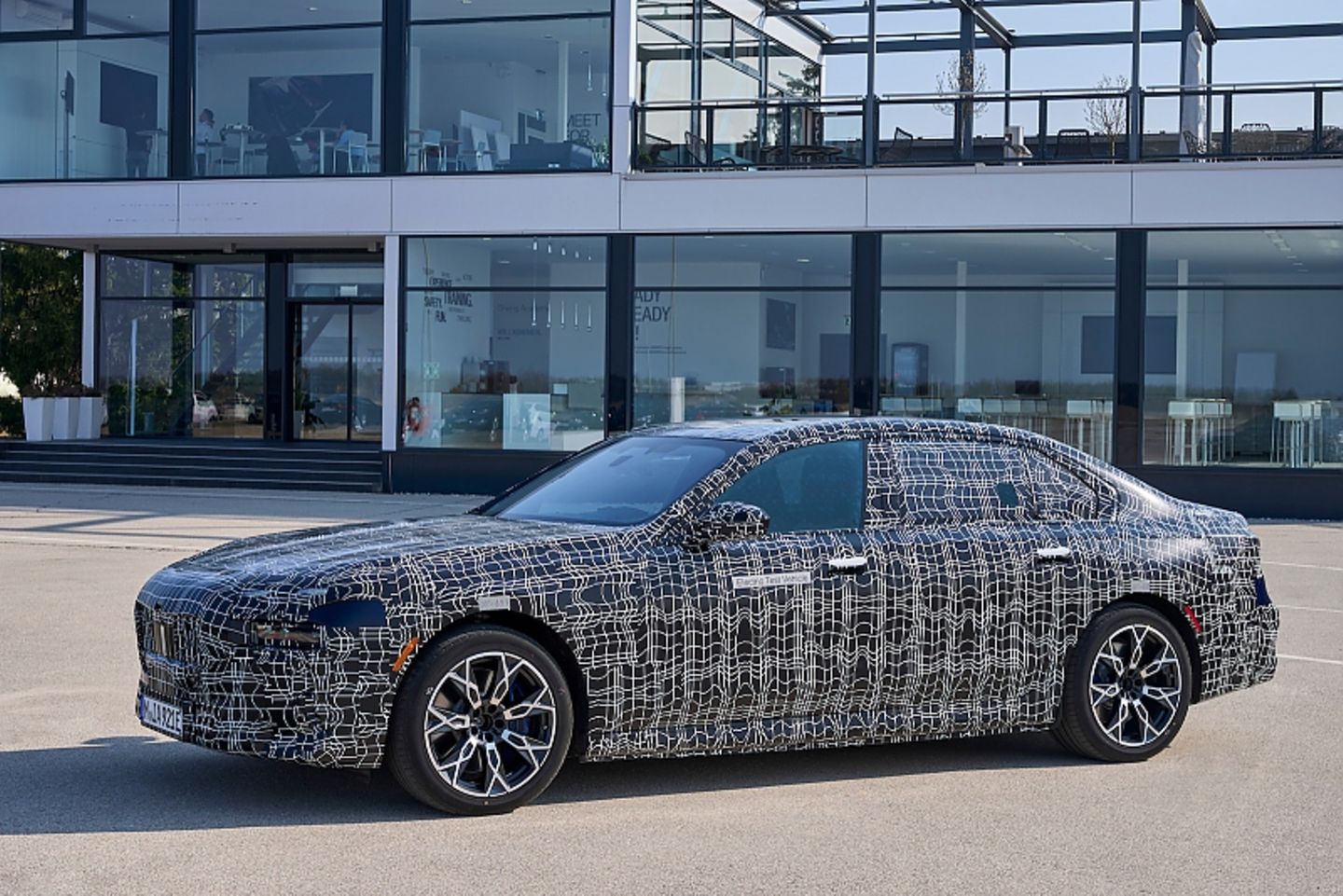 BMW_7er_-_i7-4.JPG