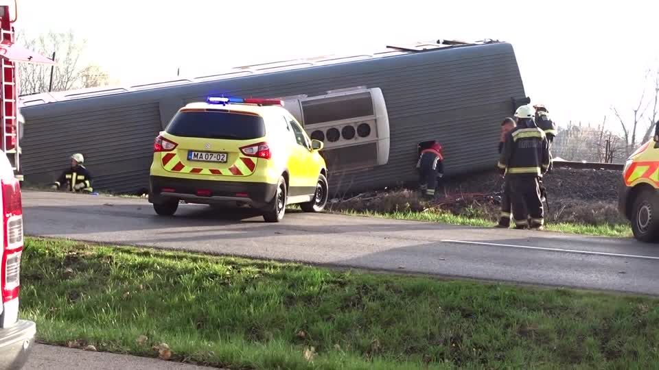Video: Tote und Verletzte nach Zugunglück in Ungarn