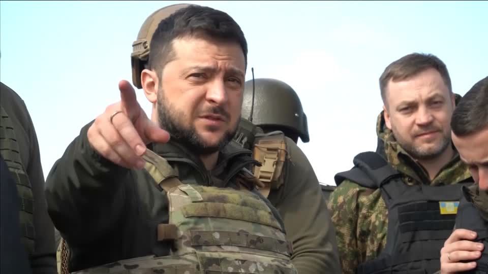 Video: Selenskyj besucht die Umgebung von Kiew Video: Selenskyj besucht die Umgebung von Kiew