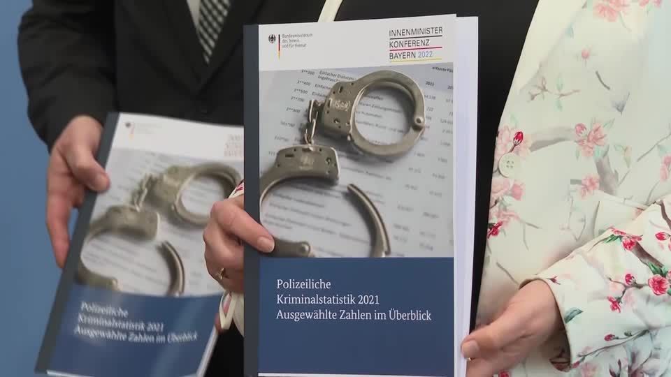Video: Weniger Straftaten und höhere Aufklärungsquote in Deutschland