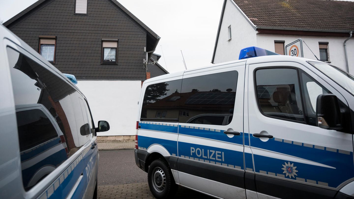 Neo-Nazi terror cell smashed – BKA searches dozens of apartments