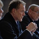 Eigentlich ist Michael Jacobi (Sebastian Koch) ein hoch angesehener Richter. Der als unbestechlich und integer geltende Jurist verhandelt am Oberlandesgericht Innsbruck spektakuläre Fälle, daneben steht ihm eine glänzende politische Laufbahn bevor. 