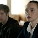 Sascha Zuber (Jack Hofer) wird festgenommen unter dem Verdacht, den Unfall begangen zu haben. In seinem Bemühen, die Situation in den Griff zu bekommen, beauftragt Jacobi die Anwältin Lisa Schwarz (Lena Kalisch) mit dessen Verteidigung, seine frühere Schülerin. Doch je mehr der Richter versucht, die Dinge zu kontrollieren, desto mehr entgleiten sie ihm. 